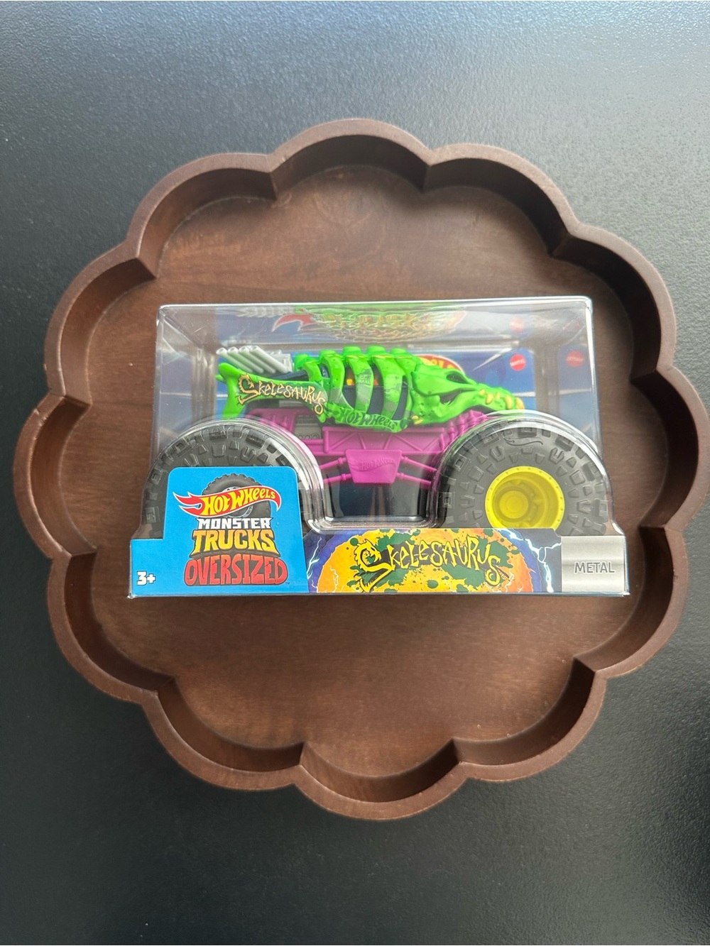 Oversized Hot Wheels Monster Trucks ~ Skeleosaurus